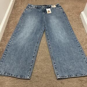 New Sincerely Jules Wide Leg Low Rise Size 11/30 Light Wash